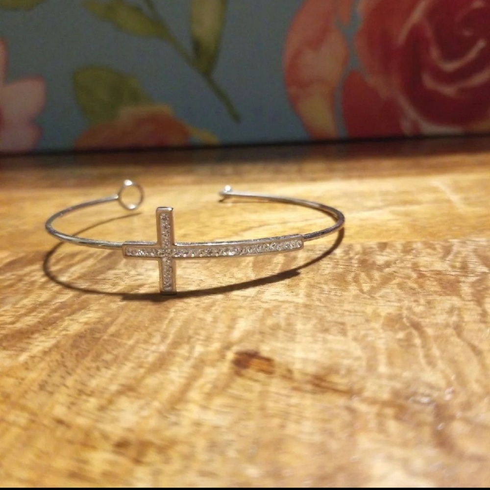 Silver cross bracelet